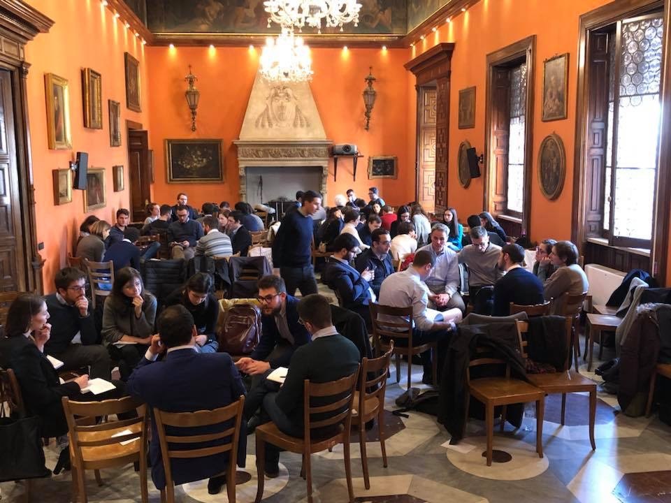 A meeting of the politics formation school Comunità di Connessioni at La Civiltà Cattolica