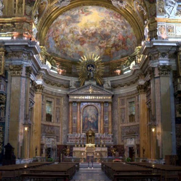 Interno della Chiesa del SS. Nome di Gesù all'Argentina a Roma