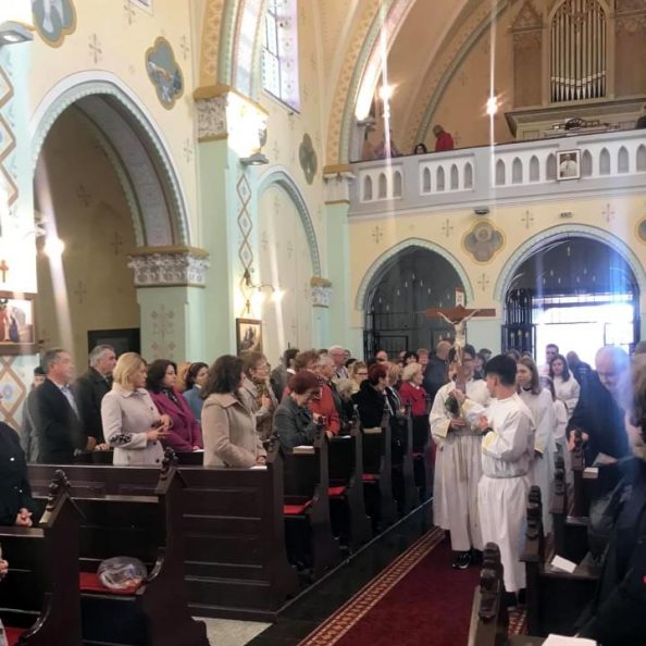 Celebrazione solenne alla Chiesa del Sacro Cuore di Gesù a Satu Mare, Romania